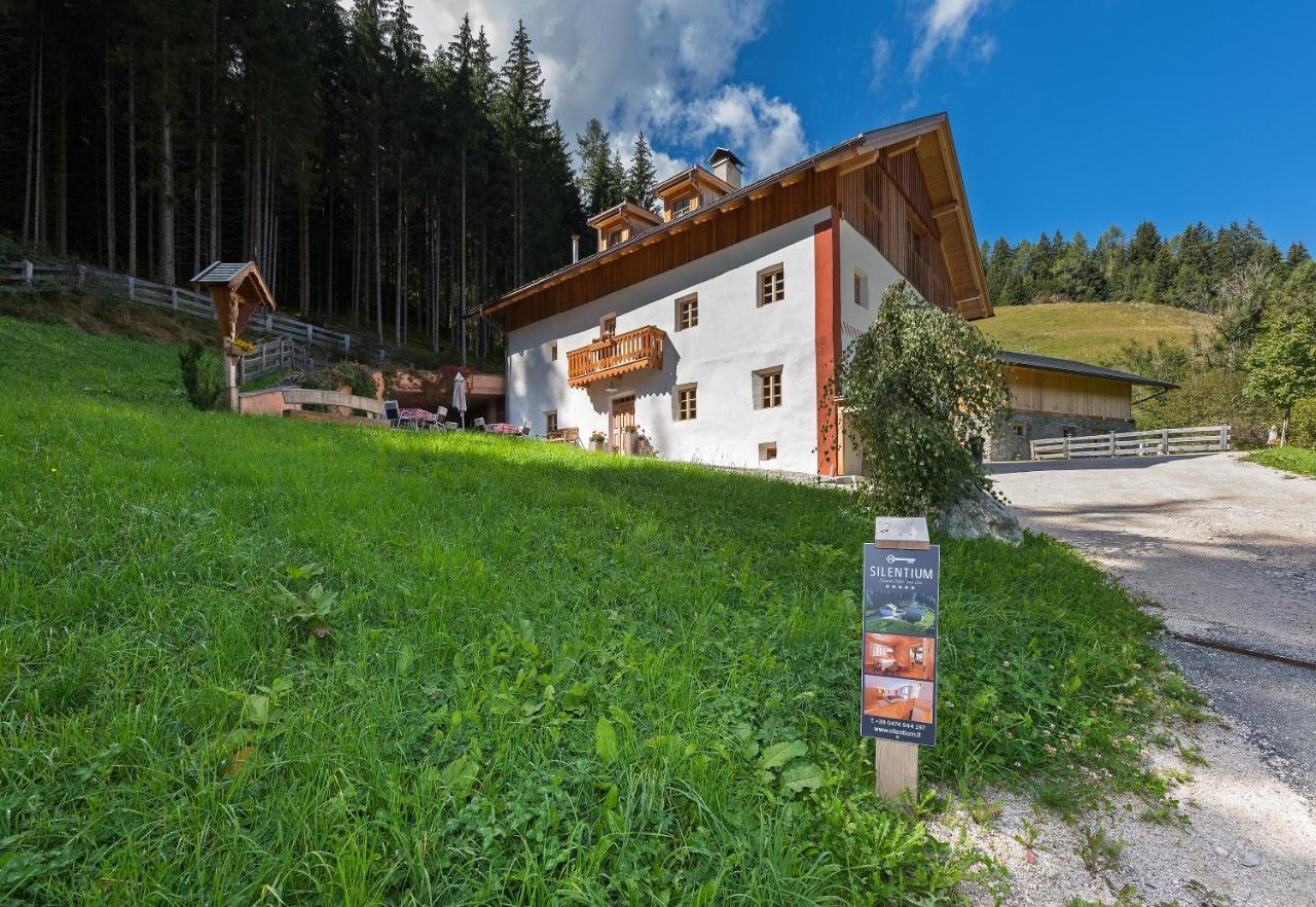 Silentium Dolomites Chalet since 1600 Welsberg Exterior foto